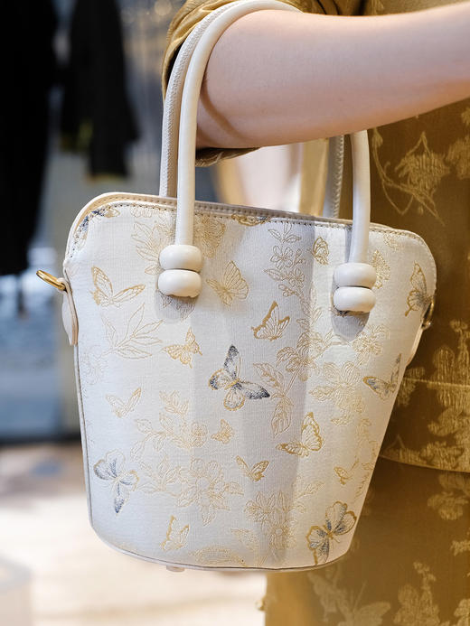 盛唐婧| 韵珠手提包-米色[特价品] 商品图0