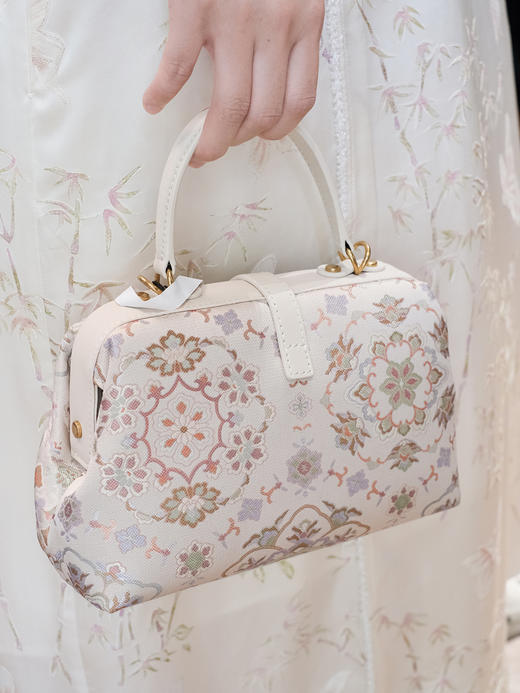 盛唐婧| 千寻手提包-米白[特价品] 商品图3