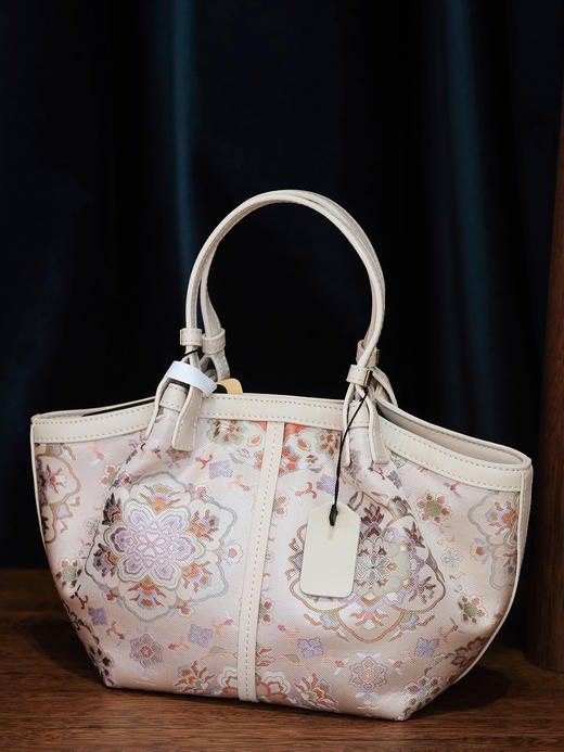 盛唐婧| 见澜手提包-米白[特价品] 商品图3