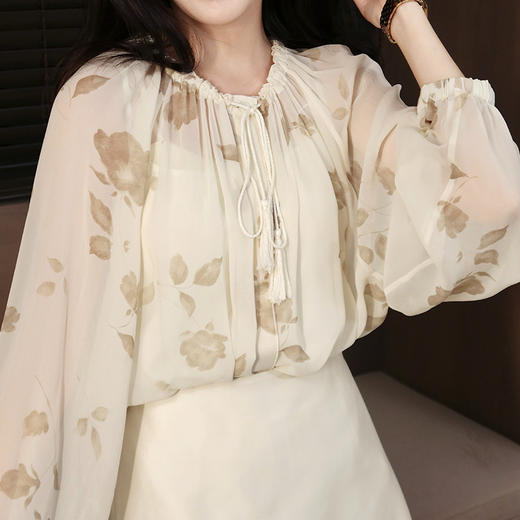 【不退不换】良木礼真丝印花上衣（吊带）（X7355） 商品图1