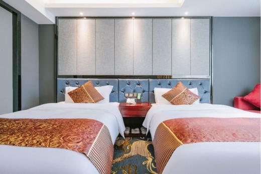 【五月花高原酒店】彩匀豪华双床房 商品图2