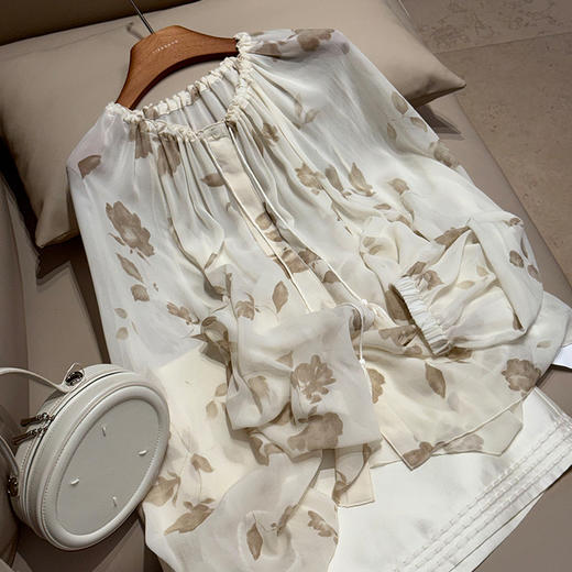 【不退不换】良木礼真丝印花上衣（吊带）（X7355） 商品图3