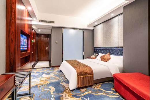 【五月花高原酒店】彩匀豪华大床房 商品图1