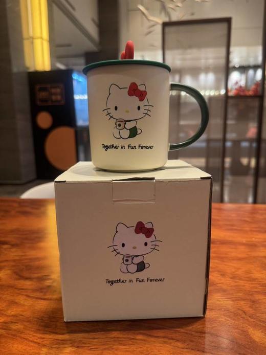 日韩限定星巴家xHelloKitty50周年联名款475ml马克杯礼盒装 商品图7