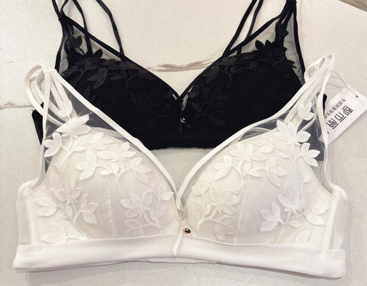 都市丽人B杯常规内衣无钢圈三排扣蕾丝文胸LB32AA 商品图0