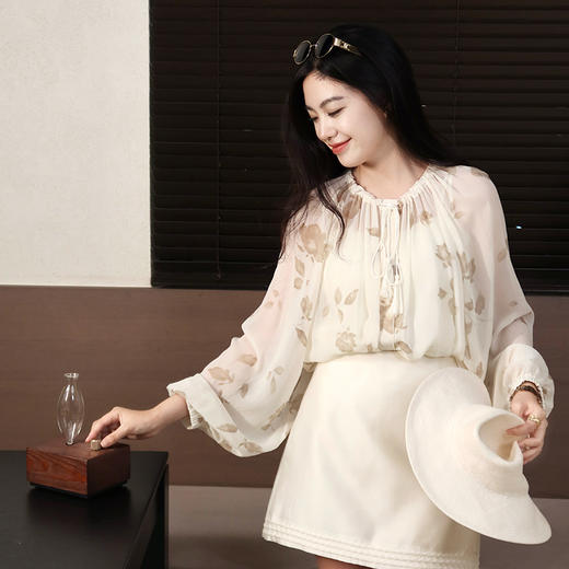 【不退不换】良木礼真丝印花上衣（吊带）（X7355） 商品图2