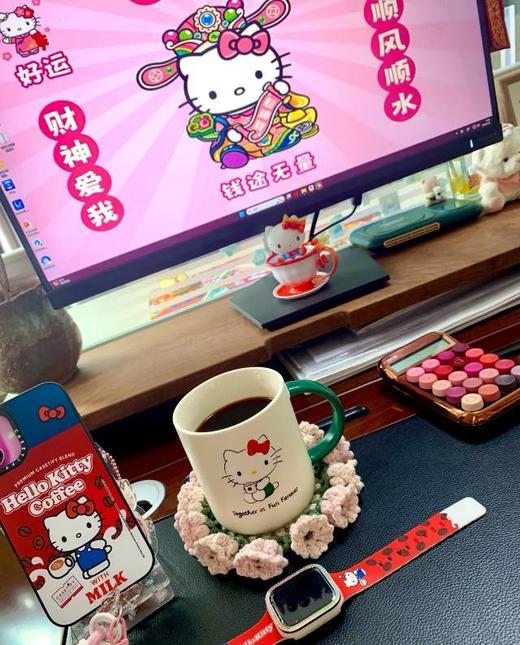 日韩限定星巴家xHelloKitty50周年联名款475ml马克杯礼盒装 商品图3