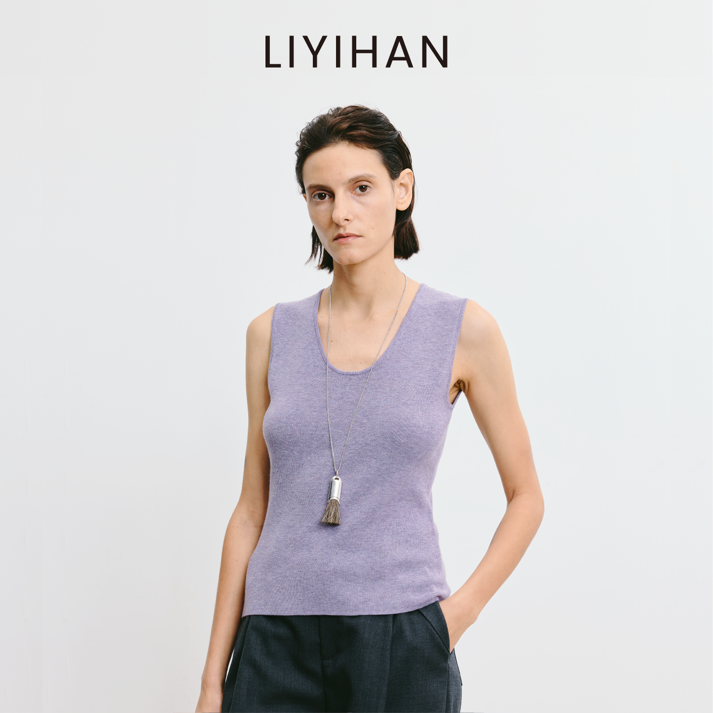 LIYIHAN李亦寒 2025秋新款时尚纯色羊毛开衫针织衫女修身背心