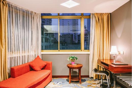 【五月花高原酒店】彩匀豪华大床房 商品图3