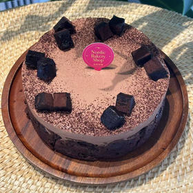 巧克力榛子巴斯克 Chocolate Hazelnut Basque Cake