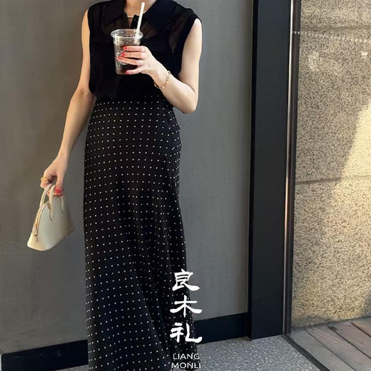 【预售7天】美丽诺羊毛上衣&缎面印花半裙866065 商品图2