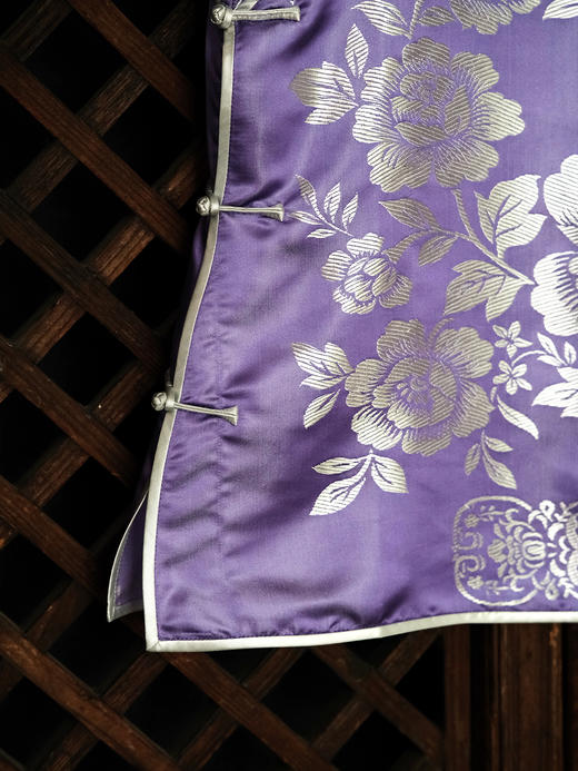 盛唐婧| 新中式老缎圆领斜襟七分袖上衣-紫色 商品图2