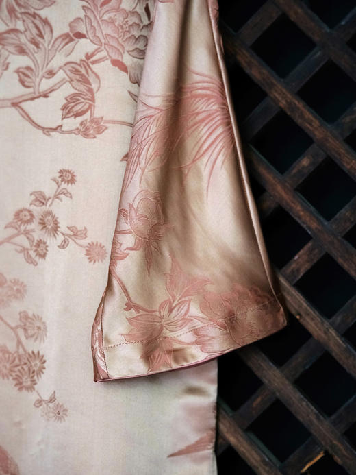 盛唐婧| 新中式老缎圆领斜襟七分袖上衣-粉色 商品图2