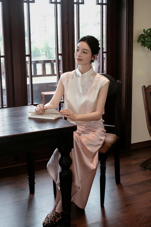 盛唐牡丹| 法式串珠丝毛短上衣 商品图4