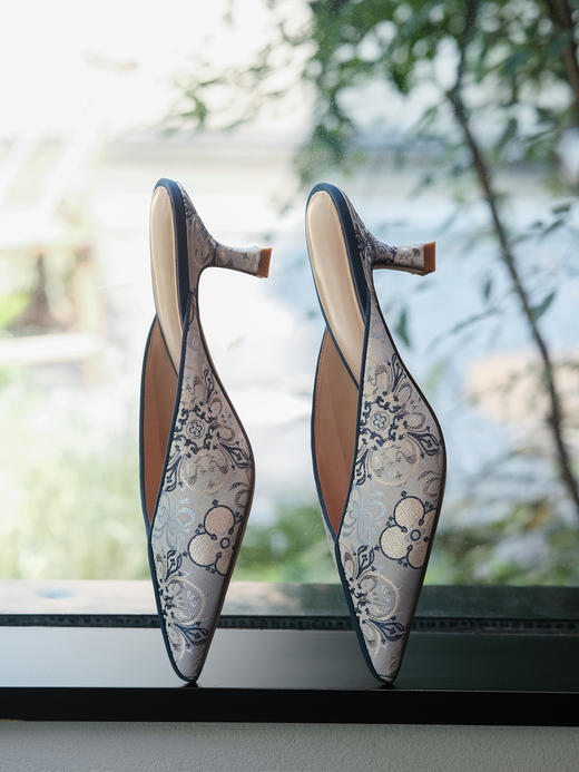 盛唐婧 |杜若-新中式手工羊皮穆勒鞋-蓝色(特殊商品不退不换)-[特价品] 商品图1