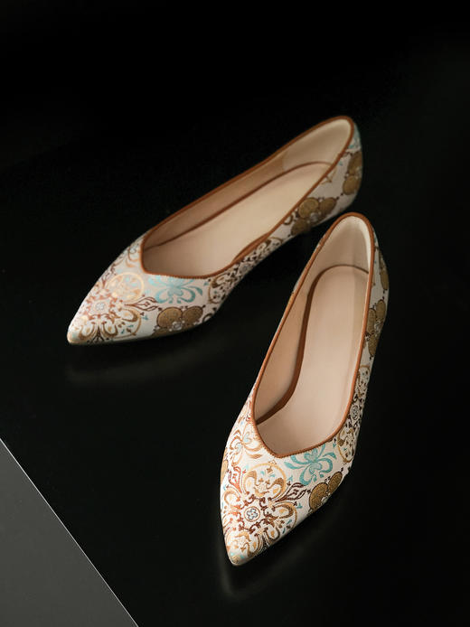 盛唐婧 |桂舟-手工羊皮几何花卉小跟鞋-橘色(特殊商品不退不换)-[特价品] 商品图0