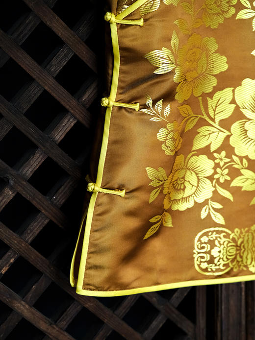 盛唐婧| 新中式老缎圆领斜襟七分袖上衣 商品图2