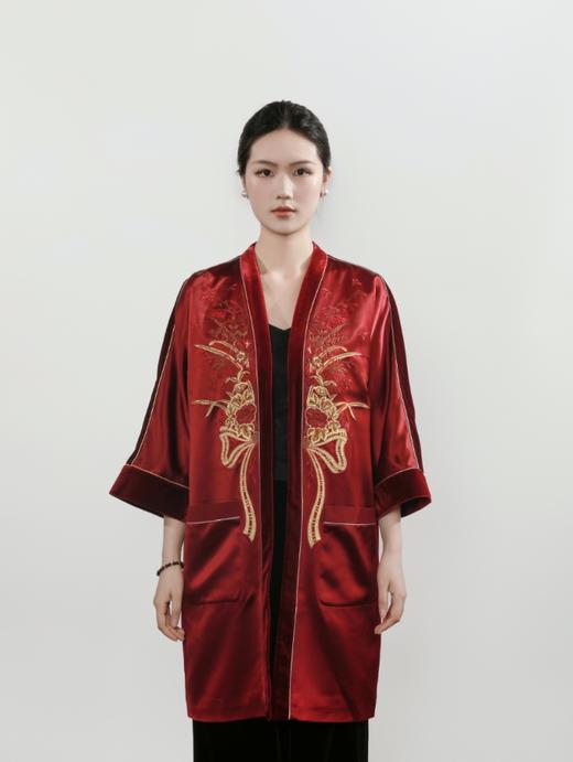 东方境X郭培| 花束刺绣拼丝绒长外套-红色 商品图10
