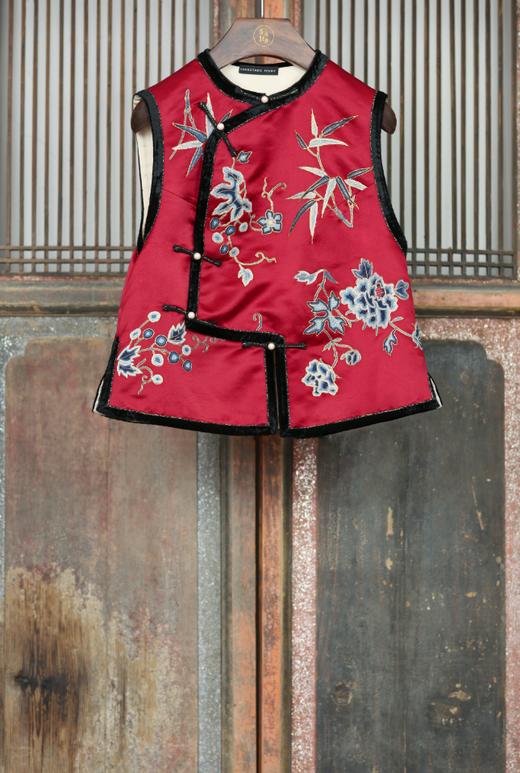 盛唐牡丹大师系列 | 真丝手绣打籽绣偏襟马甲 (盛唐牡丹与非遗传承人王小潇联名系列) 商品图1