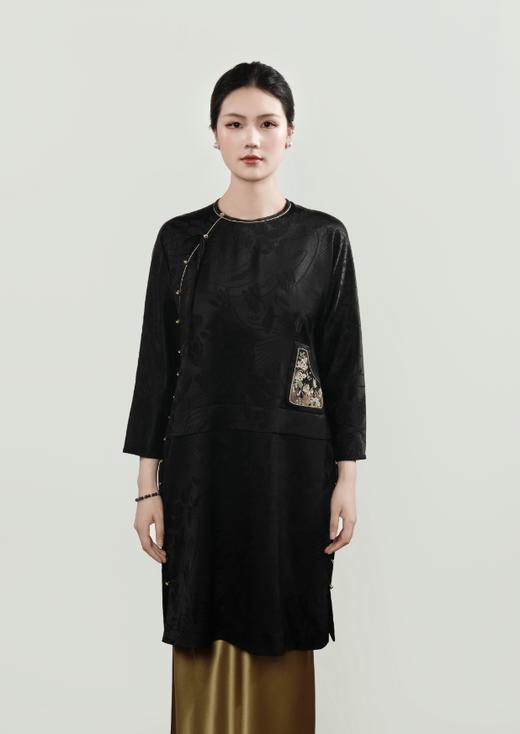 下架|东方境X郭培| 彩缎刺绣新中式长衫-黑色 商品图0