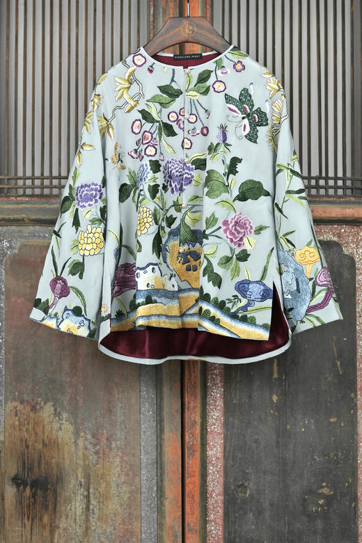 盛唐牡丹大师系列 | 真丝手绣牡丹灵芝纹吉服敞衣外套(盛唐牡丹与非遗传承人王小潇联名作品) 商品图1