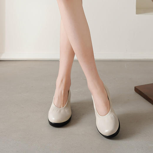 【秋季新款】西村名物2025年秋季新款舒适软底浅口单鞋妈妈鞋T25AE16131 商品图3