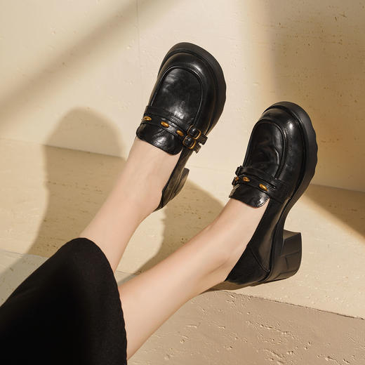 【秋季新款】西村名物2025年秋季新款厚底防滑粗跟软底舒适乐福鞋T25CM30831 商品图4