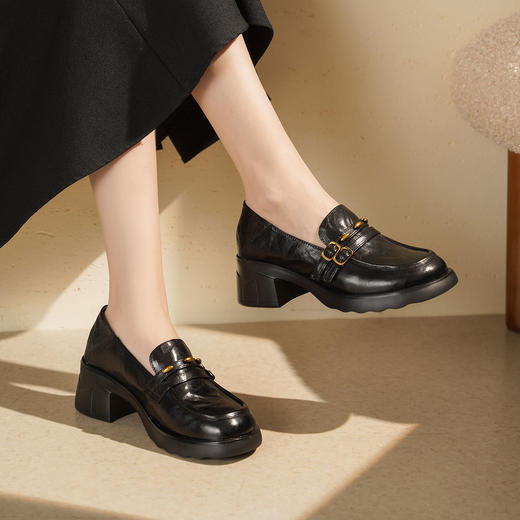 【秋季新款】西村名物2025年秋季新款厚底防滑粗跟软底舒适乐福鞋T25CM30831 商品图3