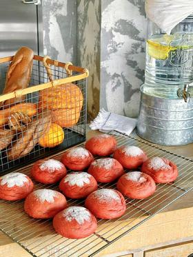 草莓开心果米面包