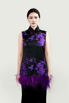 盛唐婧| 重磅三醋酸刺绣琵琶襟驼鸟毛马甲