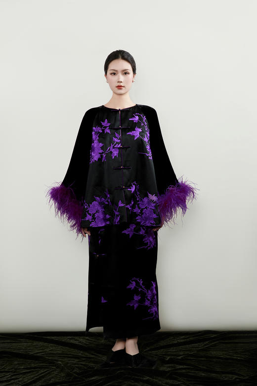 盛唐婧| 重磅三醋酸刺绣拼真丝绒驼鸟毛外套 商品图1