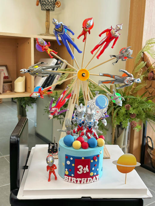 奥特曼摩天轮蛋糕，奥特曼随机搭配，提前3天以上预订 商品图1