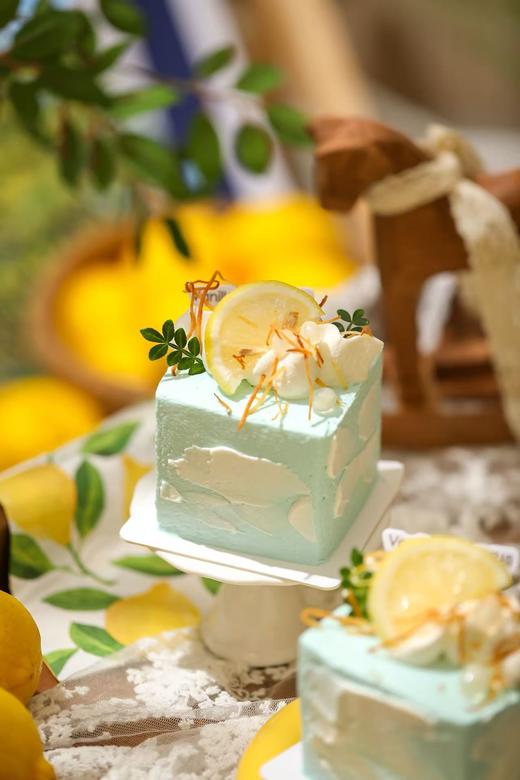 椰香藻蓝柠檬奶糕 商品图0