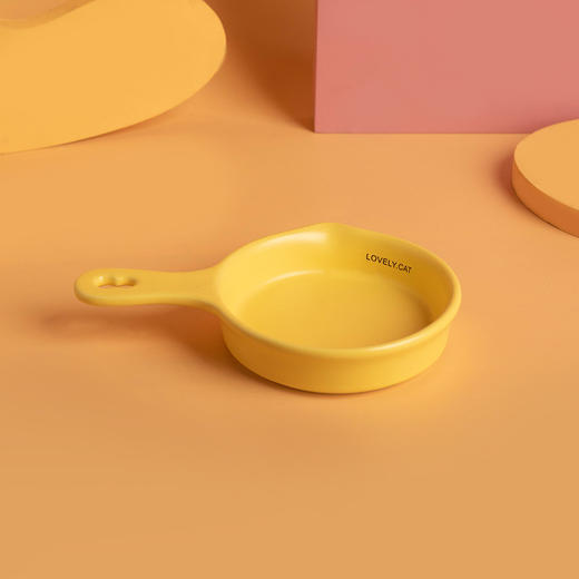严选【陶瓷猫碗磨砂黄平底锅】韩国bd同款猫咪慢食碗单柄饮水碗防黑下巴罐头碗宠物碗1个 商品图0