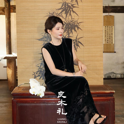 【预售7天】良木礼真丝丝绒半裙（X7324） 商品图3