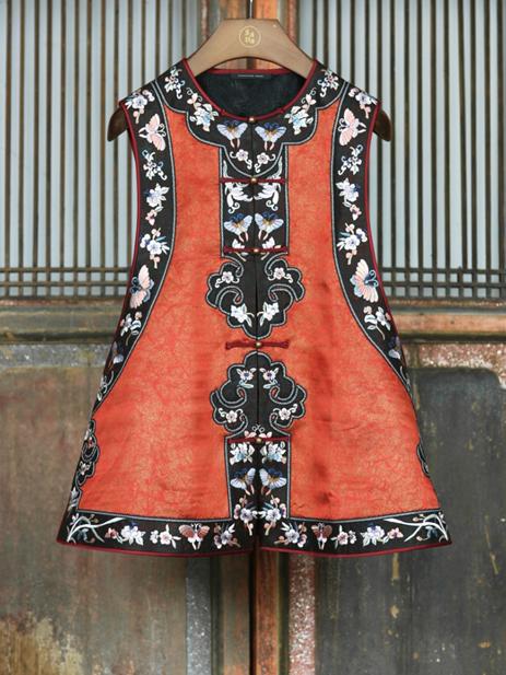 盛唐牡丹盛奢系列 | 蝴蝶边子如意手推绣马甲-橘红 商品图0