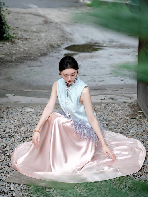 盛唐牡丹 | 杏花粉醋酸半裙 商品图2