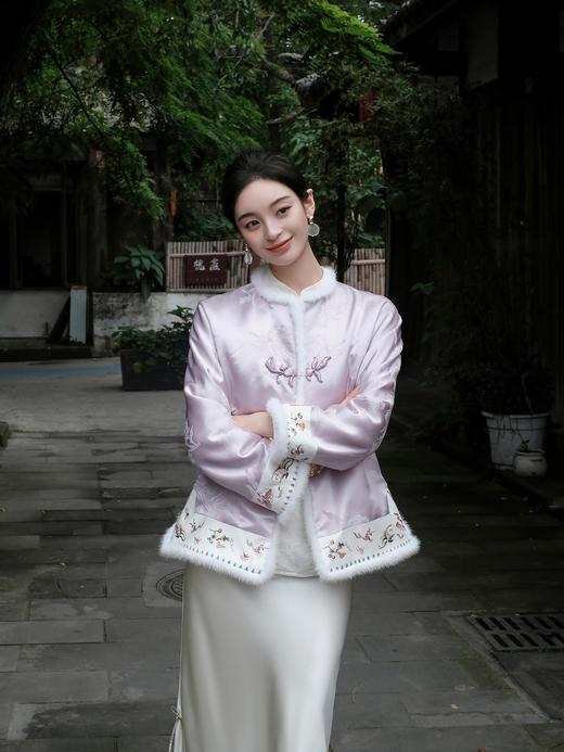 盛唐牡丹盛奢系列| 岩栖谷隐手绣福蝶真丝水貂夹棉外套 商品图7