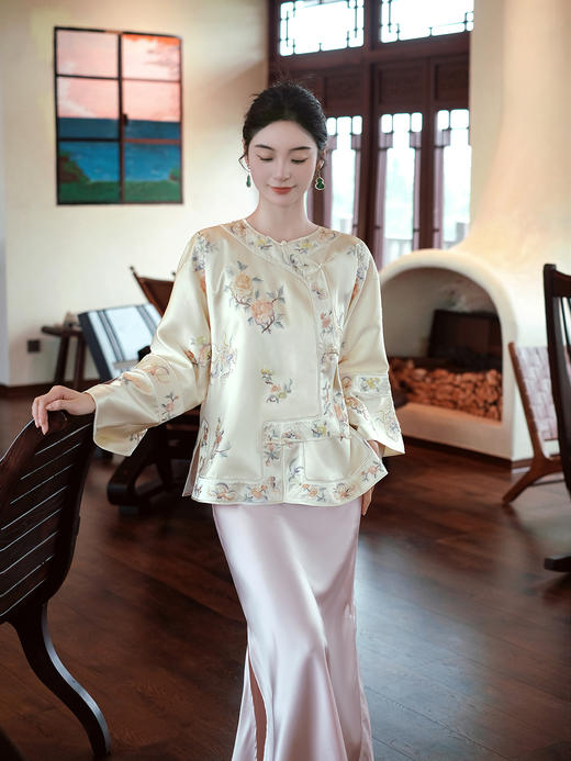 盛唐牡丹大师系列| 重缎真丝手绣偏襟外套-浅黄 商品图0