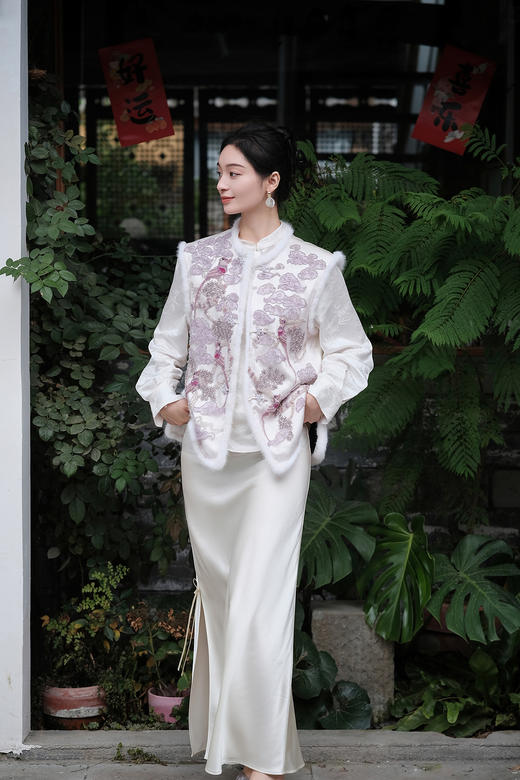 盛唐牡丹盛奢系列| 高定手工串珠松枝祥云百鸟朝凤夹棉马甲 商品图6