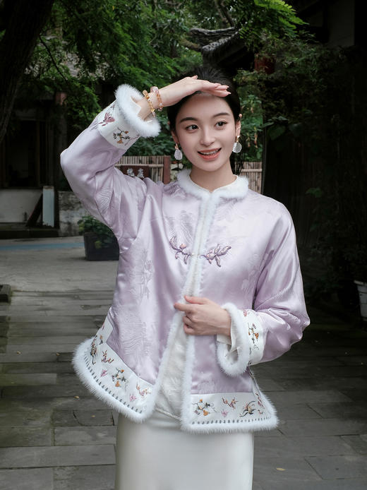 盛唐牡丹盛奢系列| 岩栖谷隐手绣福蝶真丝水貂夹棉外套 商品图9