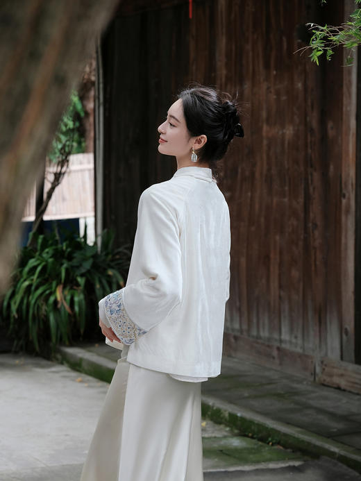 盛唐牡丹盛奢系列| 真丝丝绒手工盘金绣外套 商品图3