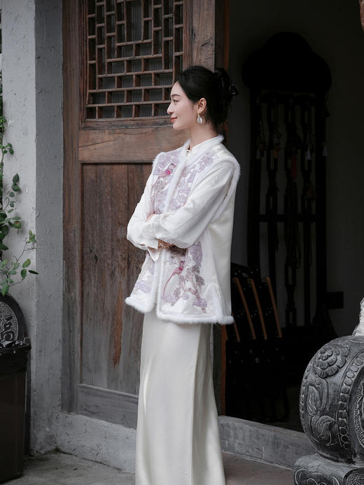 盛唐牡丹盛奢系列| 高定手工串珠松枝祥云百鸟朝凤夹棉马甲 商品图4