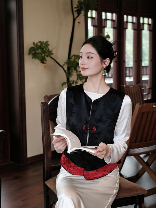 盛唐牡丹| 冠乐绉拼漳缎一粒扣马甲-红色 商品图3