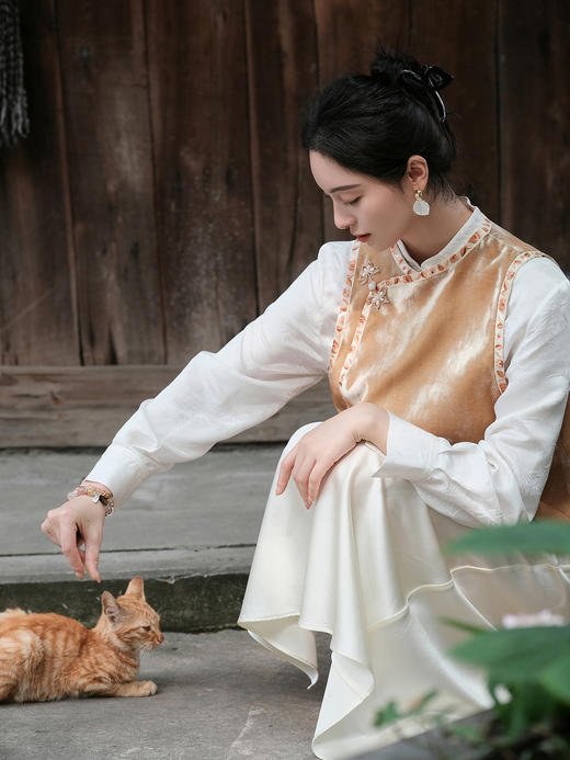 盛唐牡丹盛奢系列| 真丝丝绒手推绣偏襟马甲 商品图7