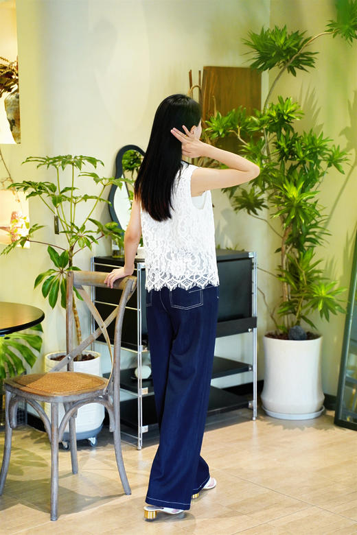 现货 臣禾	重工蕾丝无袖背心	JZ252050121 商品图7