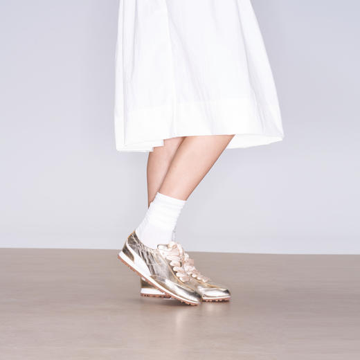 lost in echo2025夏季新款时髦手工抽褶超轻透气薄底芭蕾阿甘鞋女 商品图3