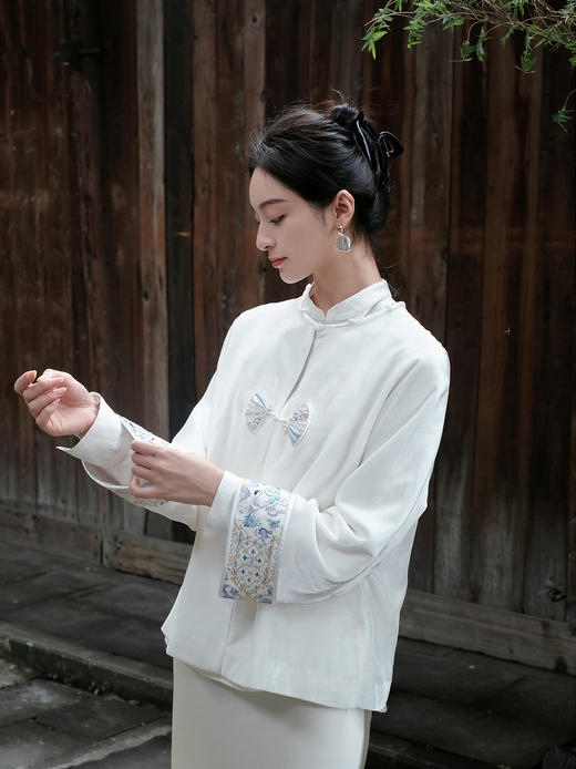 盛唐牡丹盛奢系列| 真丝丝绒手工盘金绣外套 商品图0