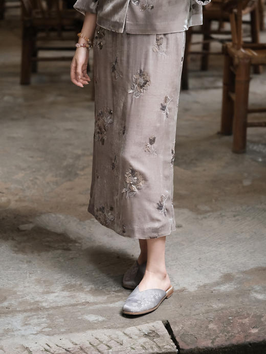 盛唐牡丹| 绍衣灰法式串珠丝绒半裙 商品图2