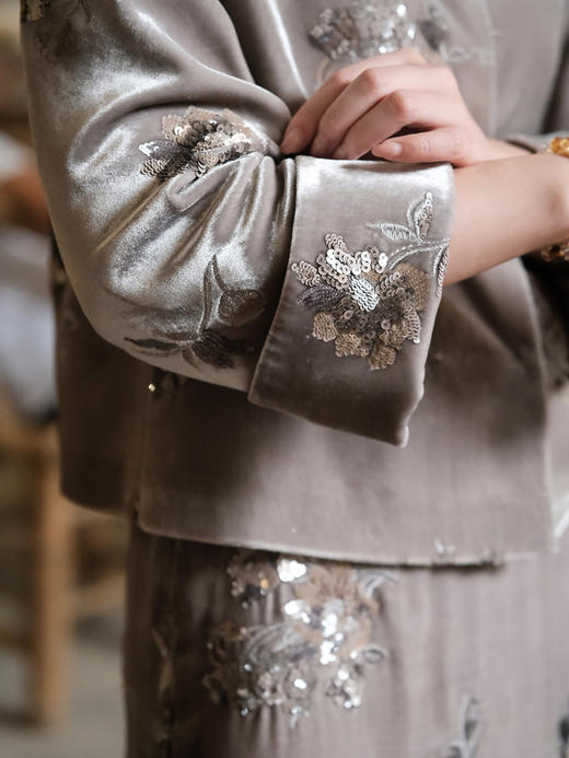 盛唐牡丹| 绍衣灰法式串珠丝绒外套 商品图3